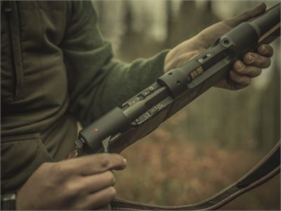 Simply use the closure of the weapon into the slide catch pusher. Simply actuator button push and you can already see the closure of the weapon.